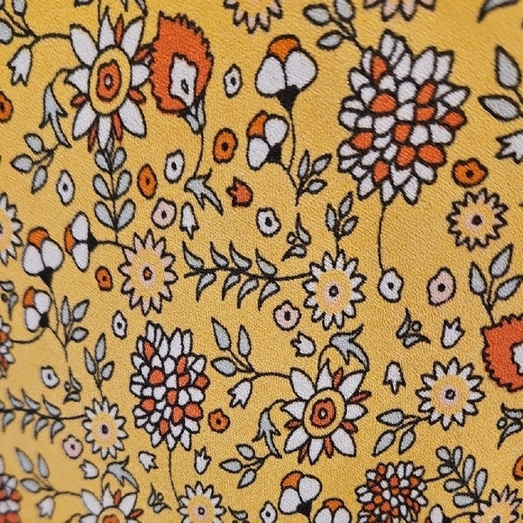 💕MAX STUDIO💕 Short Sleeve High Low Blouse ~ Yellow Ditsy Floral Print Large - Picture 6 of 8